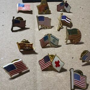 Patriotic Flag Lapel Pins and 2 buttons